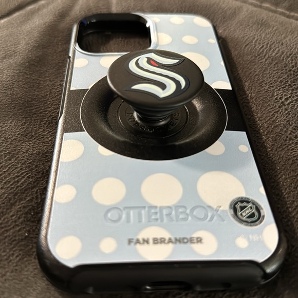 iPhone 12 Pro Max Otterbox PopSocket Phone Case - Picture 2 of 3